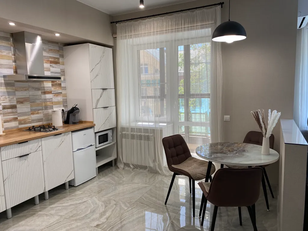 Уютная студия в новом доме, парковка в закрытом дворе, самый центр