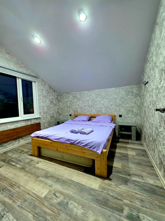 Коттедж на огромной территорией