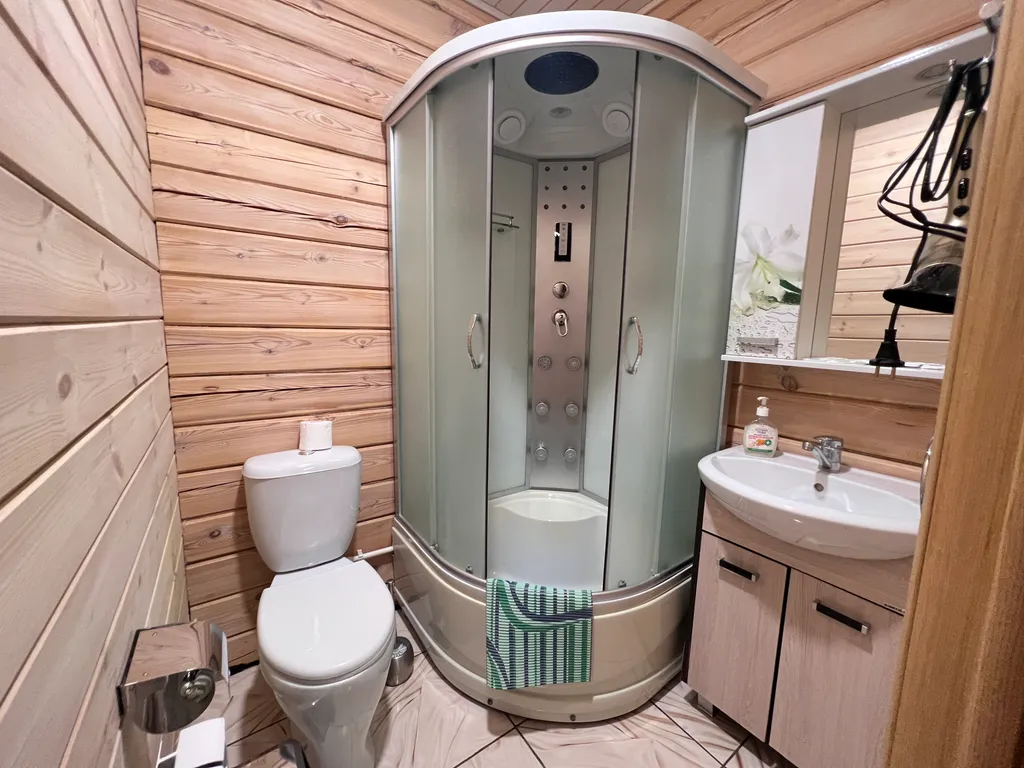 Коттедж с баней и беседкой у Вотчины Деда Мороза