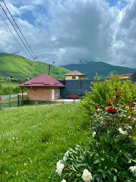 Уютный дом в Верхнем Фиагдоне на берегу горной реки