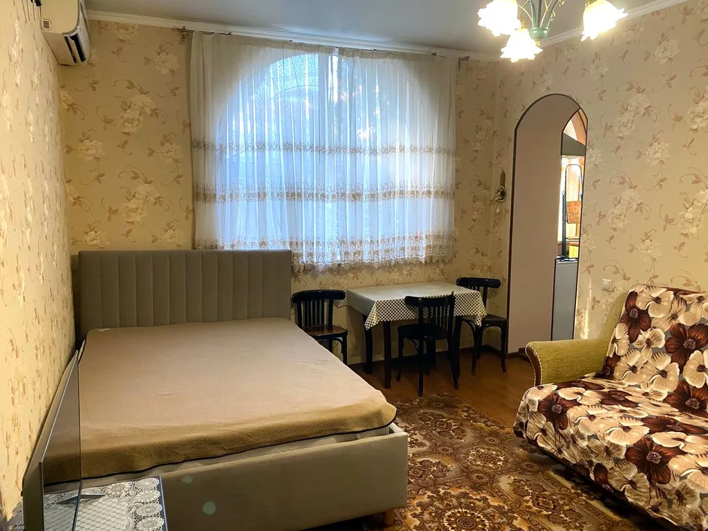 1-комнатная квартира с капитальным ремонтом под евро — аренда посуточно в Сочи