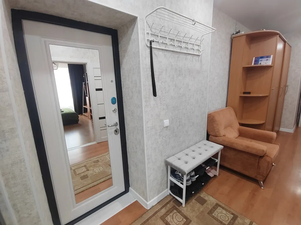 Трёхкомнатная квартира с раздельными комнатами, балконом в центре