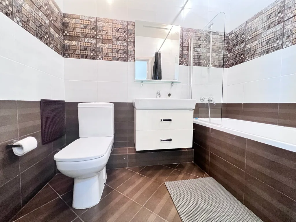 Дизайнерская студия в центре в новом доме