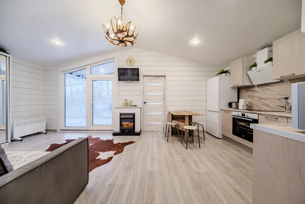 Коттедж Загородный дом с кедровой баней — Светлое