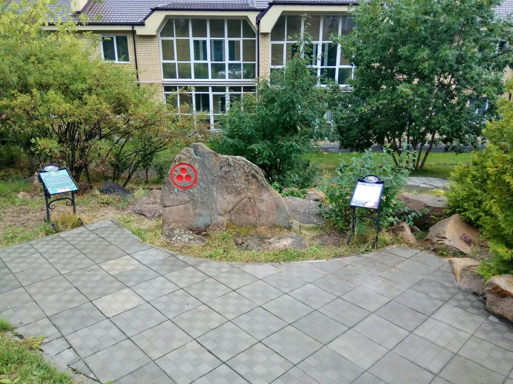 Двухуровневая квартира между двух озер