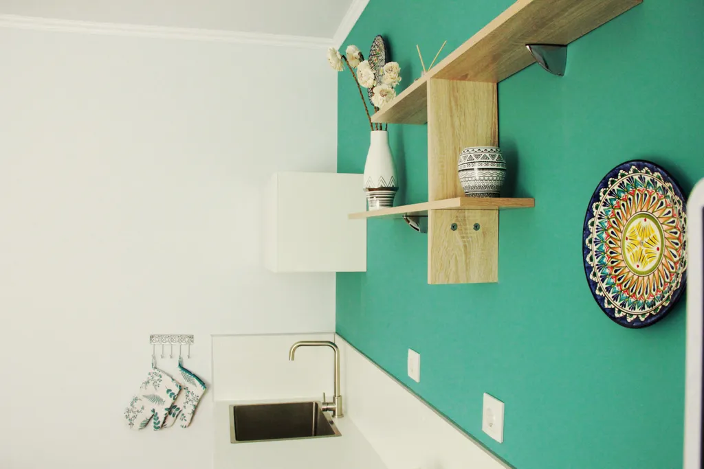 У метро рядом с центром