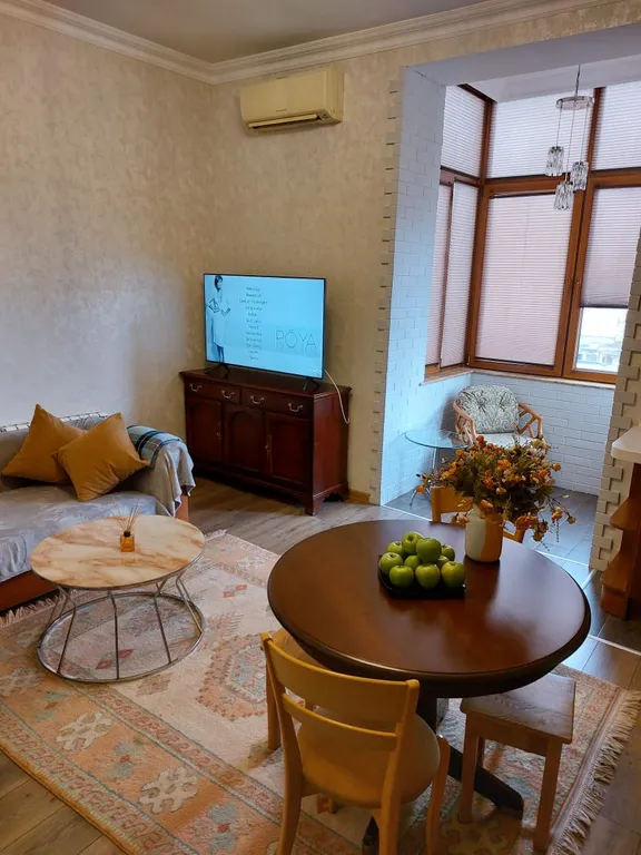 Квартира в Старом городе, первая линия бульвара