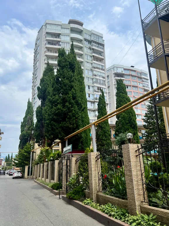 Квартира с видом на море и горы в центре Адлера