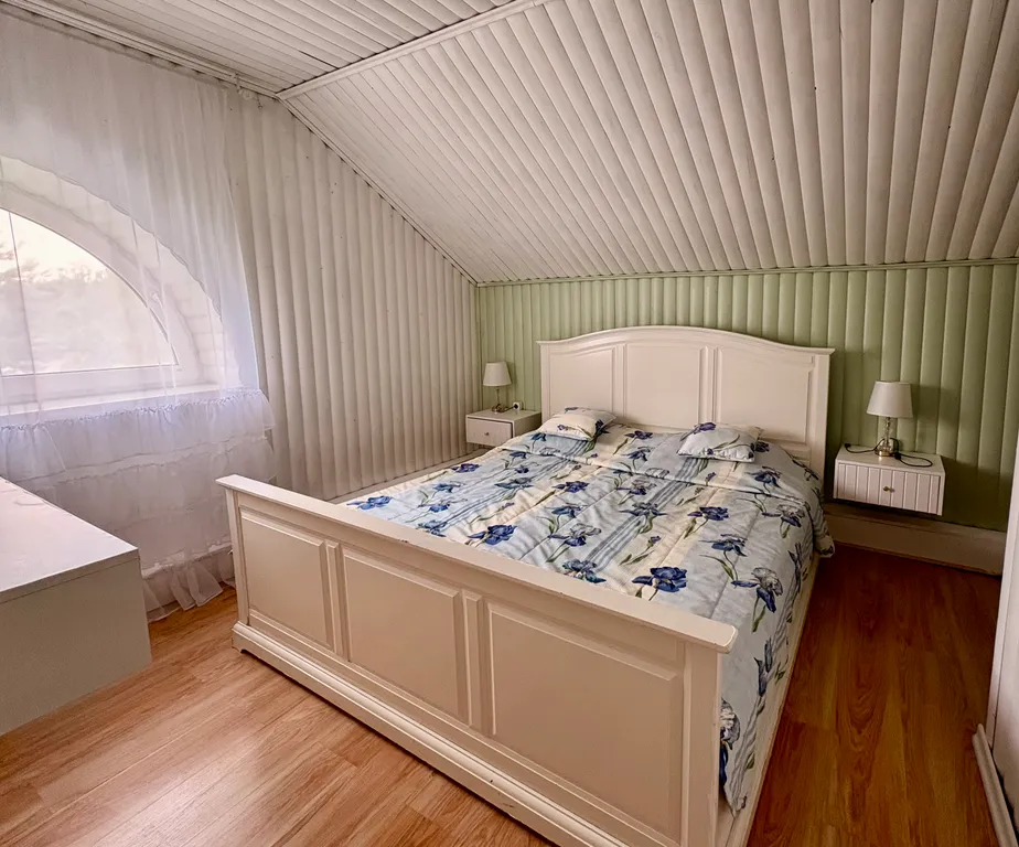 Дом с бассейном