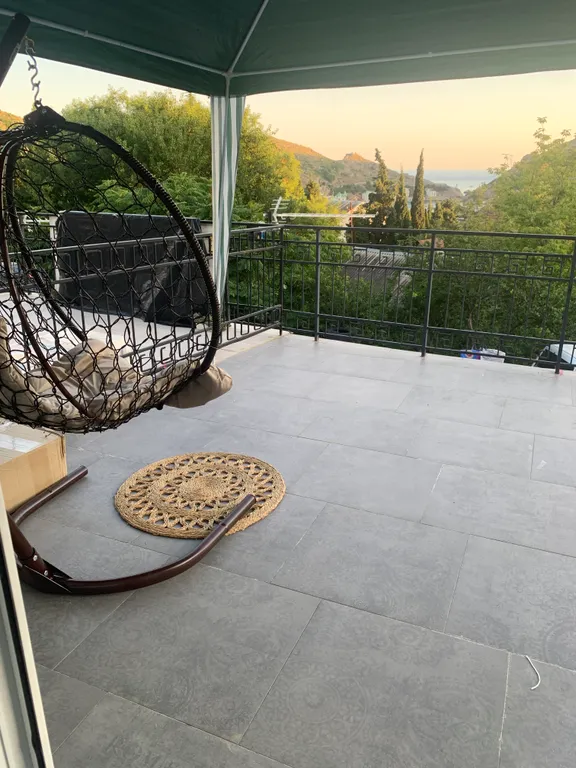 Апартамент с террасой и видом на море