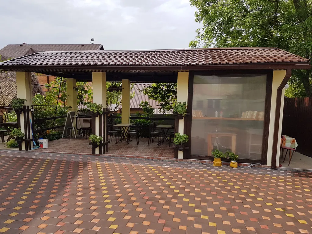 Семейная уютная комната, с балкона вид на горы