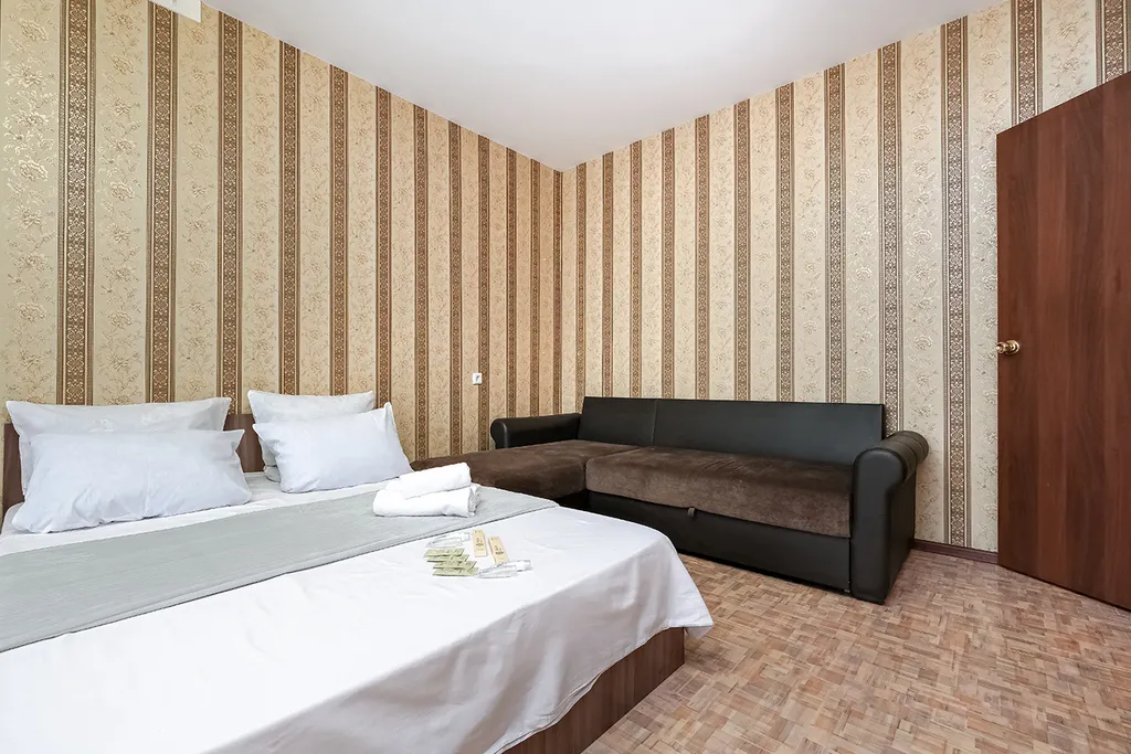 Квартира Уютная квартира для большой семьи рядом с СК Заря и МНТК им. Федорова — Новосибирск