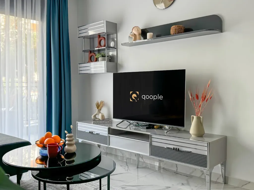 Elize апартамент, море и ритм города