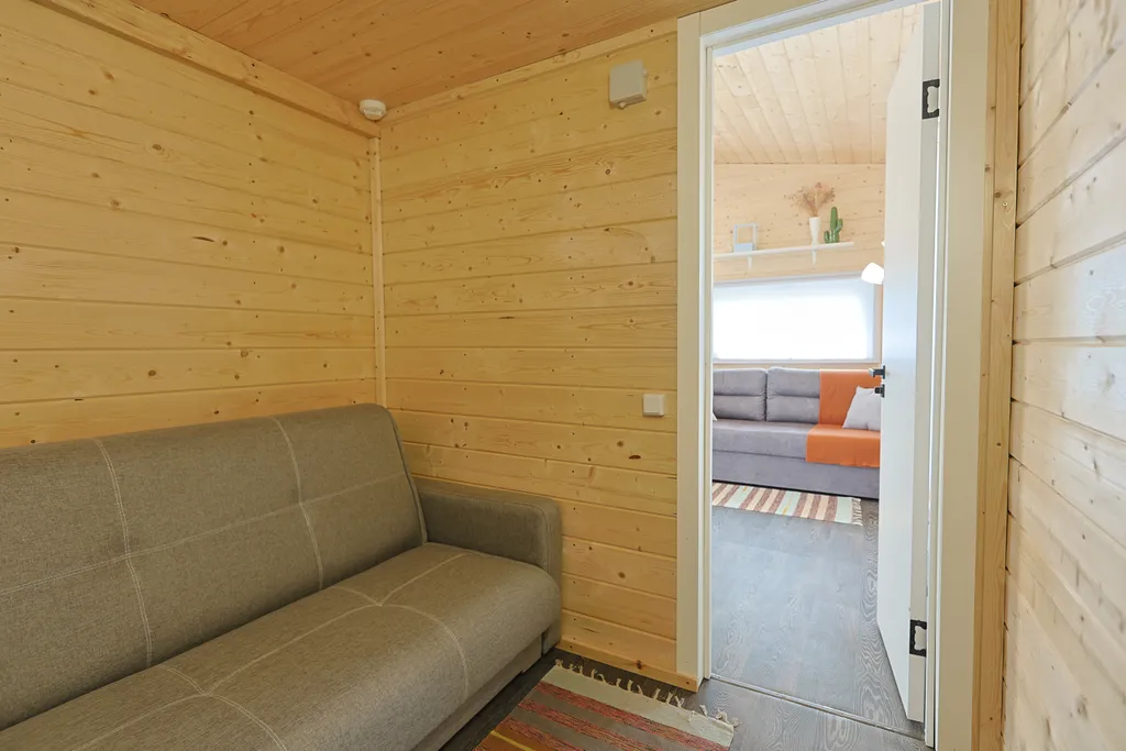 Уютный дом с сауной зоной барбекю и своей парковкой в черте города