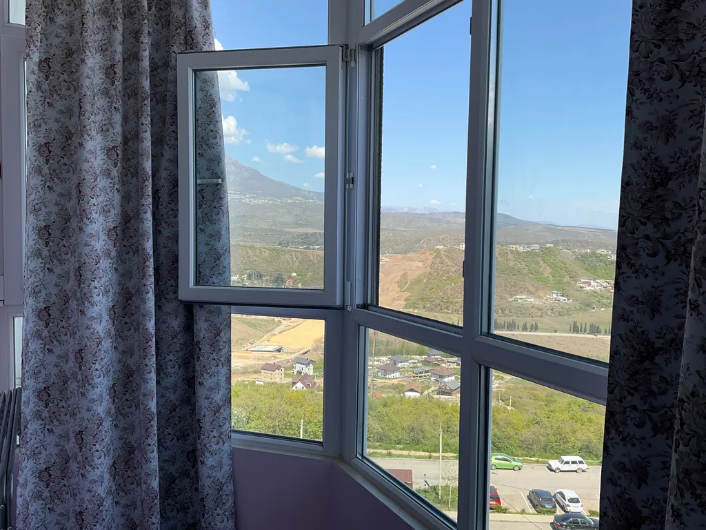 Удобная квартира с видом на море и горы