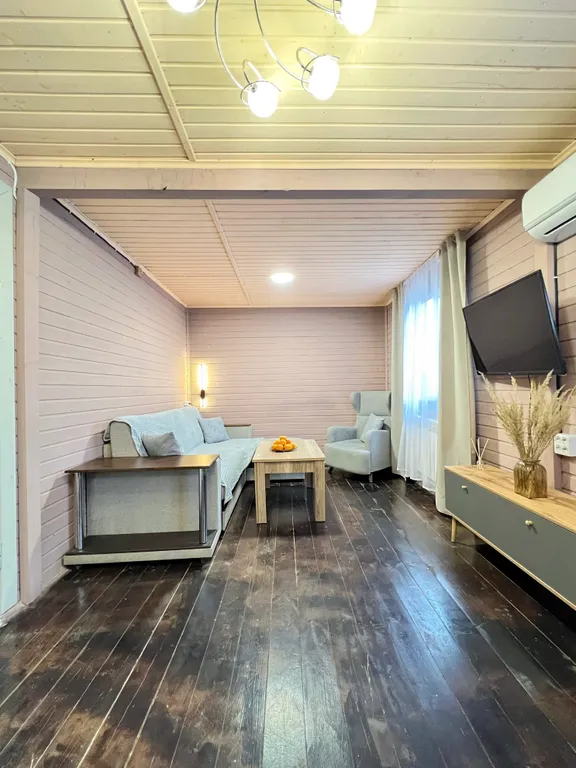 Коттедж Уединенный теплый дом без соседей с сауной, джакузи и бассейном — Луховицы