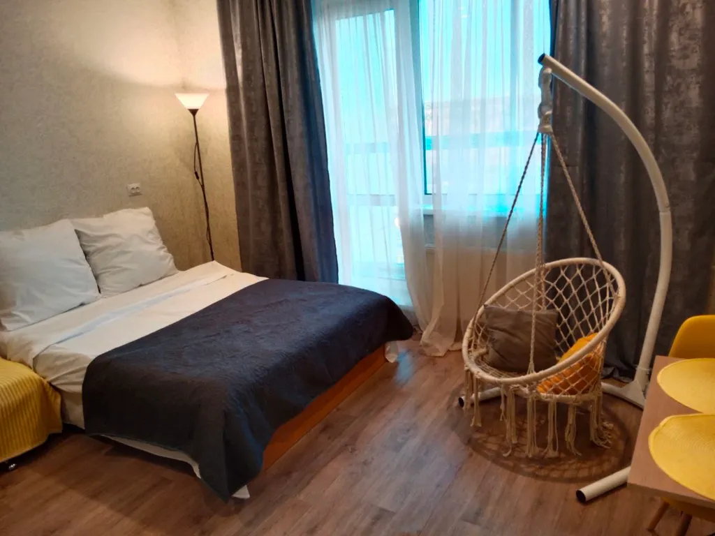 Студия с видом на бор