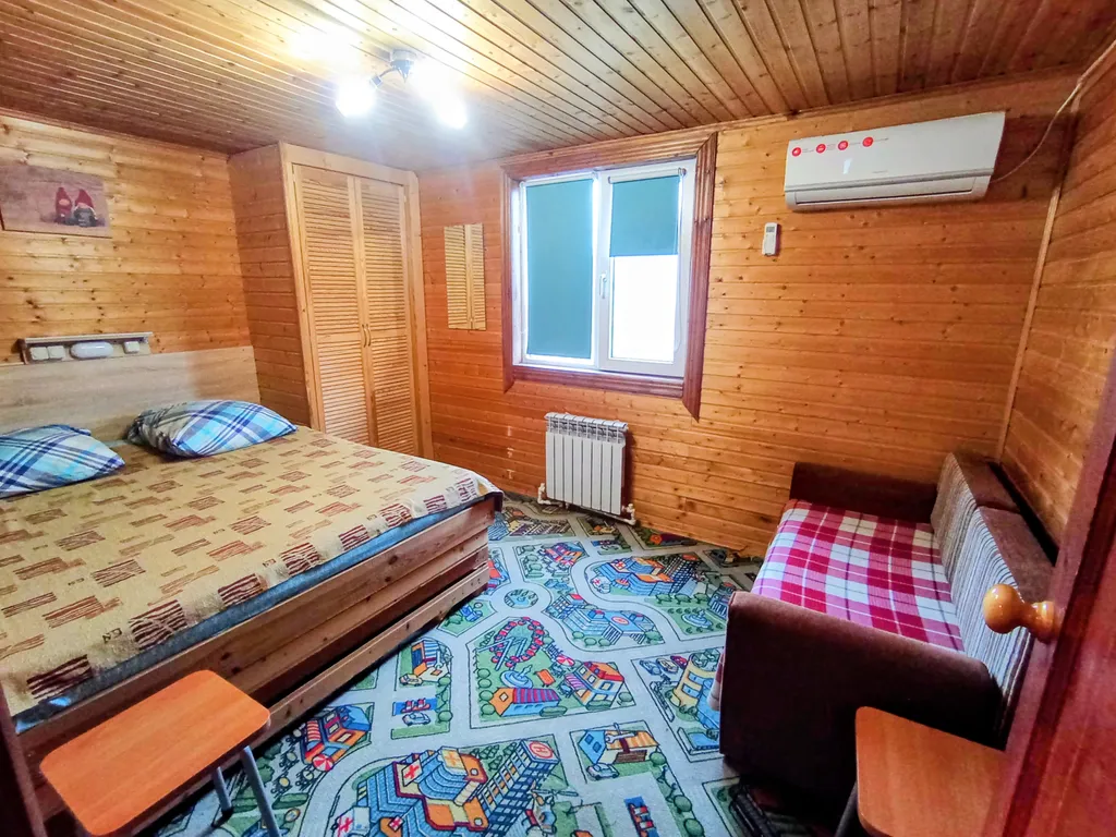 Коттедж Уютный дом в черте города с мангалом и огромной парковкой! — Краснодар