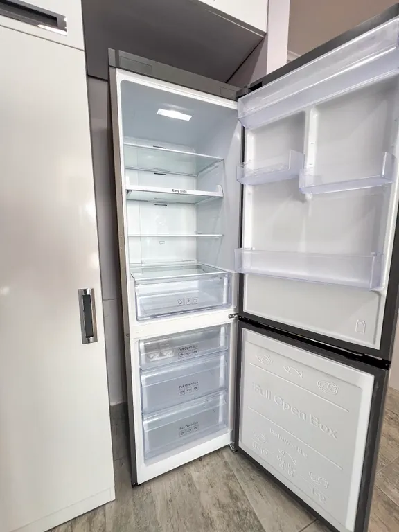 Двухкомнатная квартира на берегу моря, Porta Batumi Tower