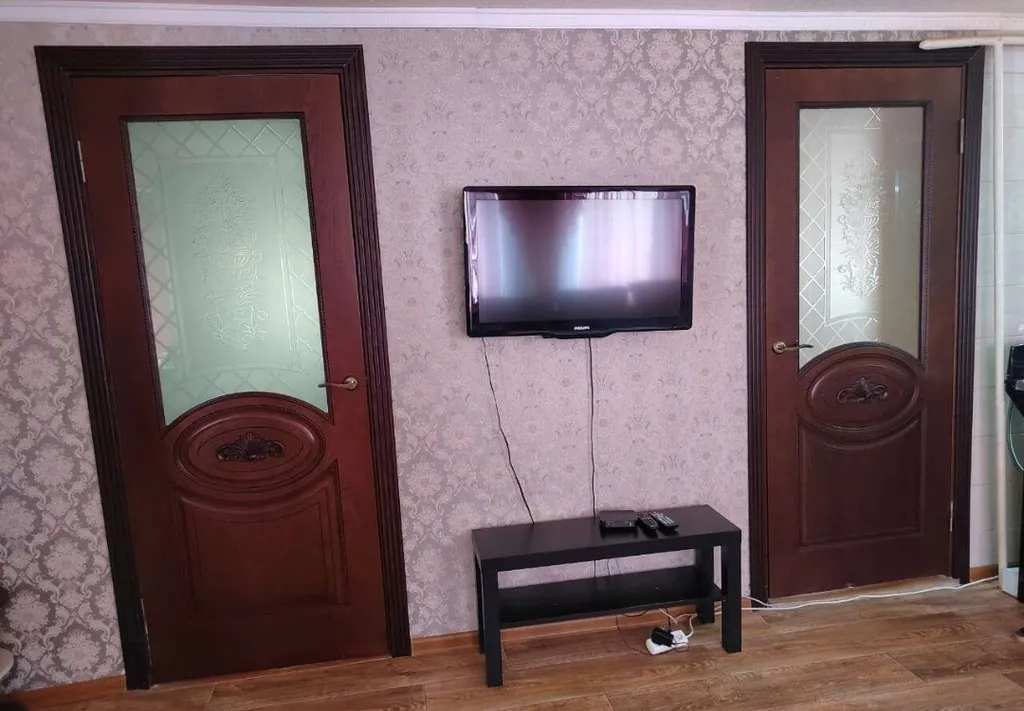 Дом недалеко от колоннады