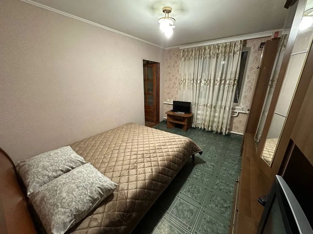 Небольшой гостевой дом со встроенной кухней на берегу моря