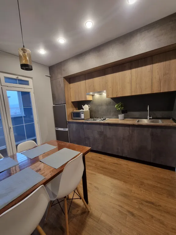 Апартаменты с прекрасным видом, рядом с аэропортом и жд вокзалом