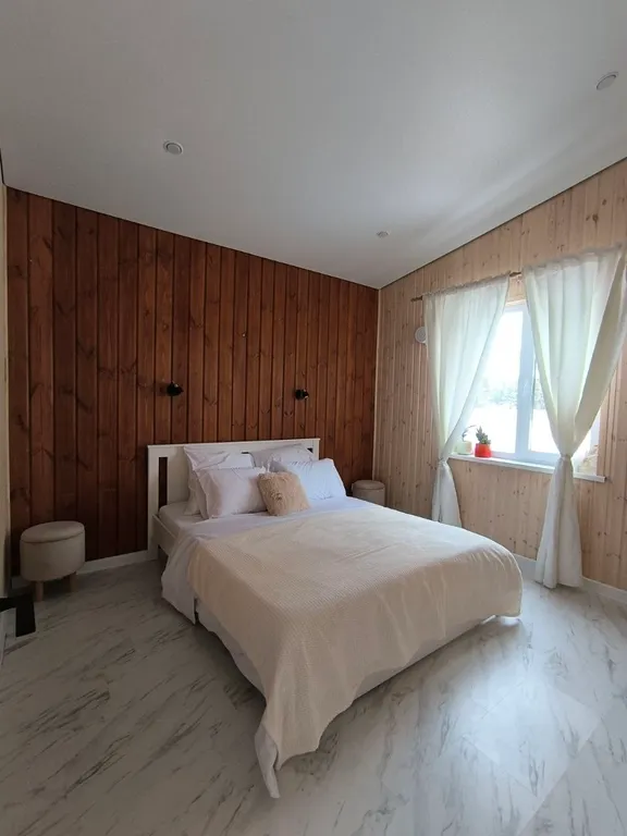 Дом в сосновом лесу