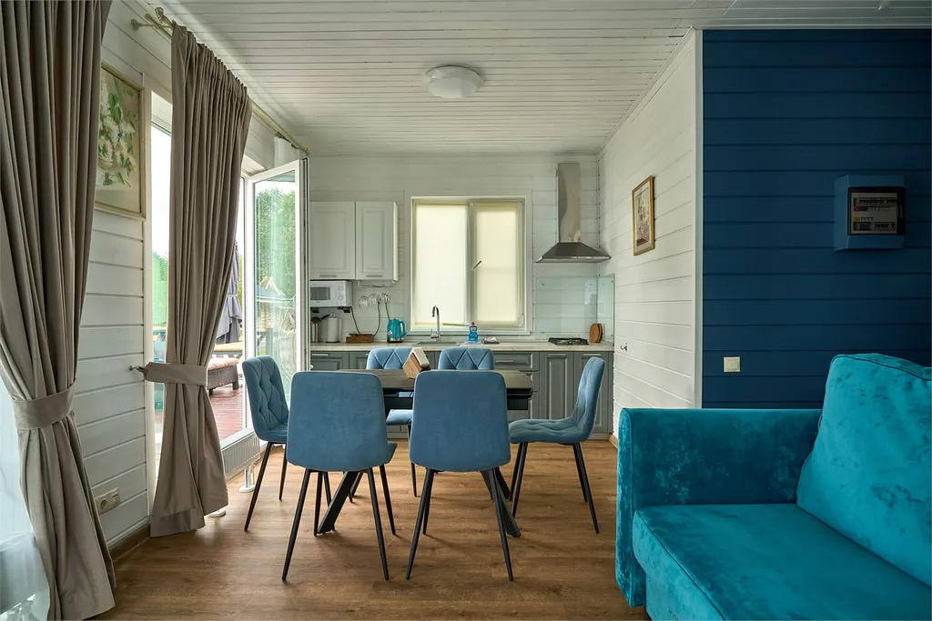 Коттедж с террасой и уличным джакузи