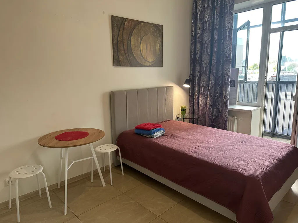 Квартира Квартира Уютная студия с балконом в центре города — Березовский