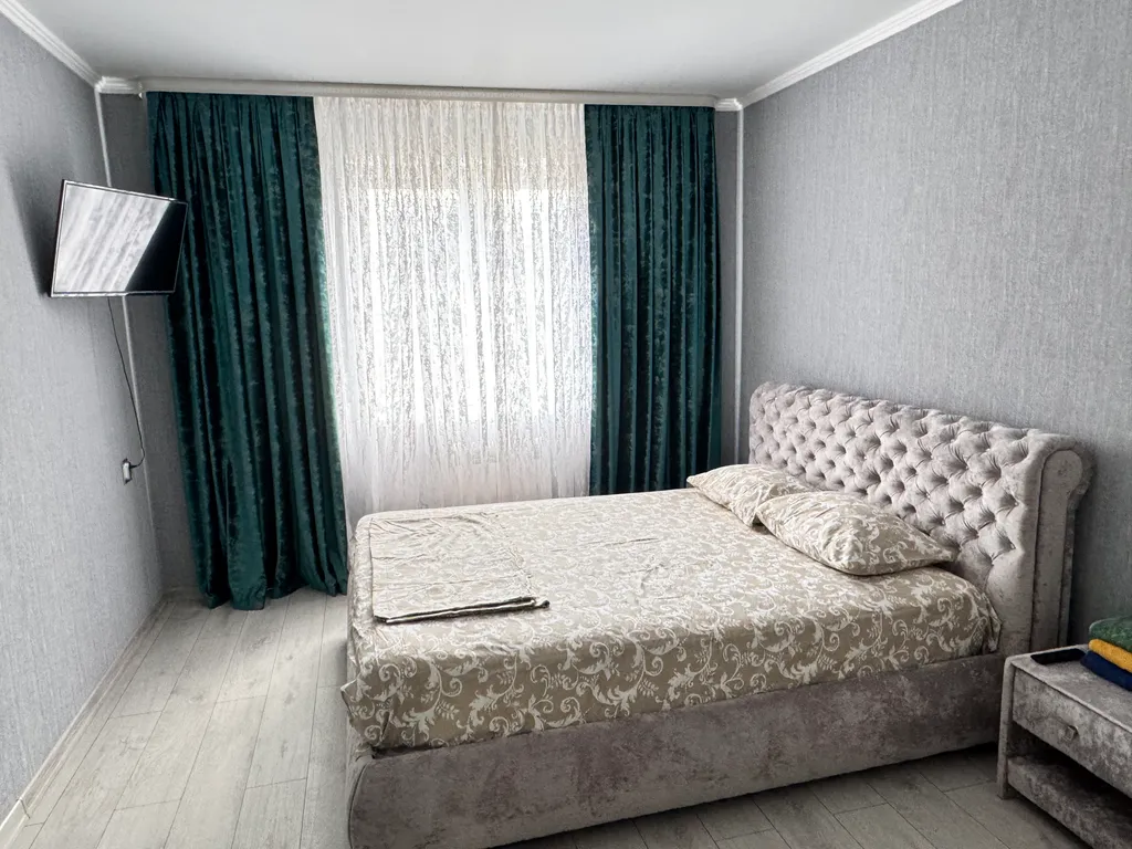 Омск Кировский у ТЦ Мега