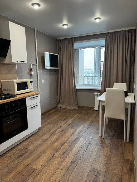 Современная квартира с шикарным видом на центр города и фонтаны