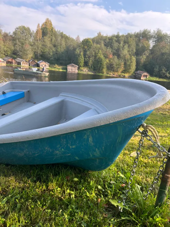 Дом на берегу реки