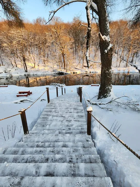 Загородный дом со своей территорией и баней