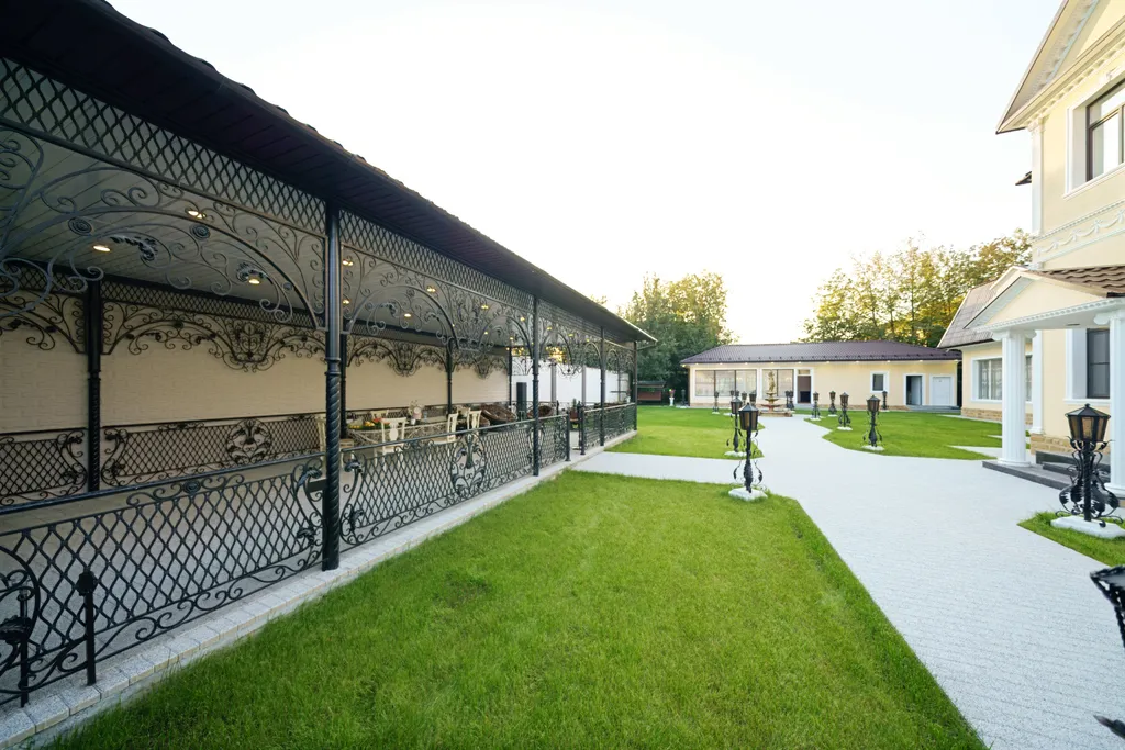 Коттедж с бассейном и сауной