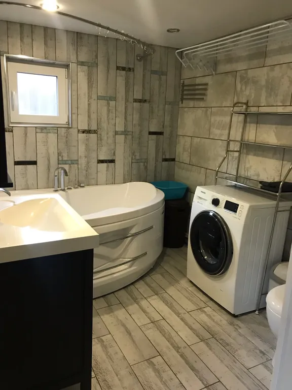 Дом на территории охотничьего хозяйства рядом с водохранилищем