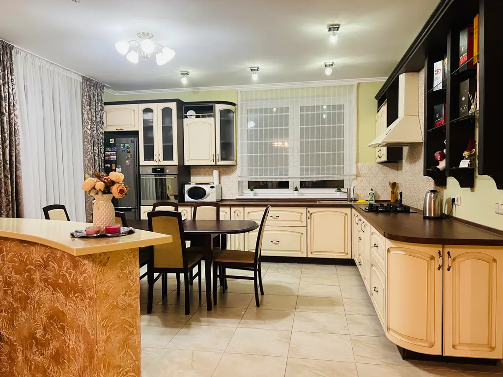 Дом у моря в сосновом бору