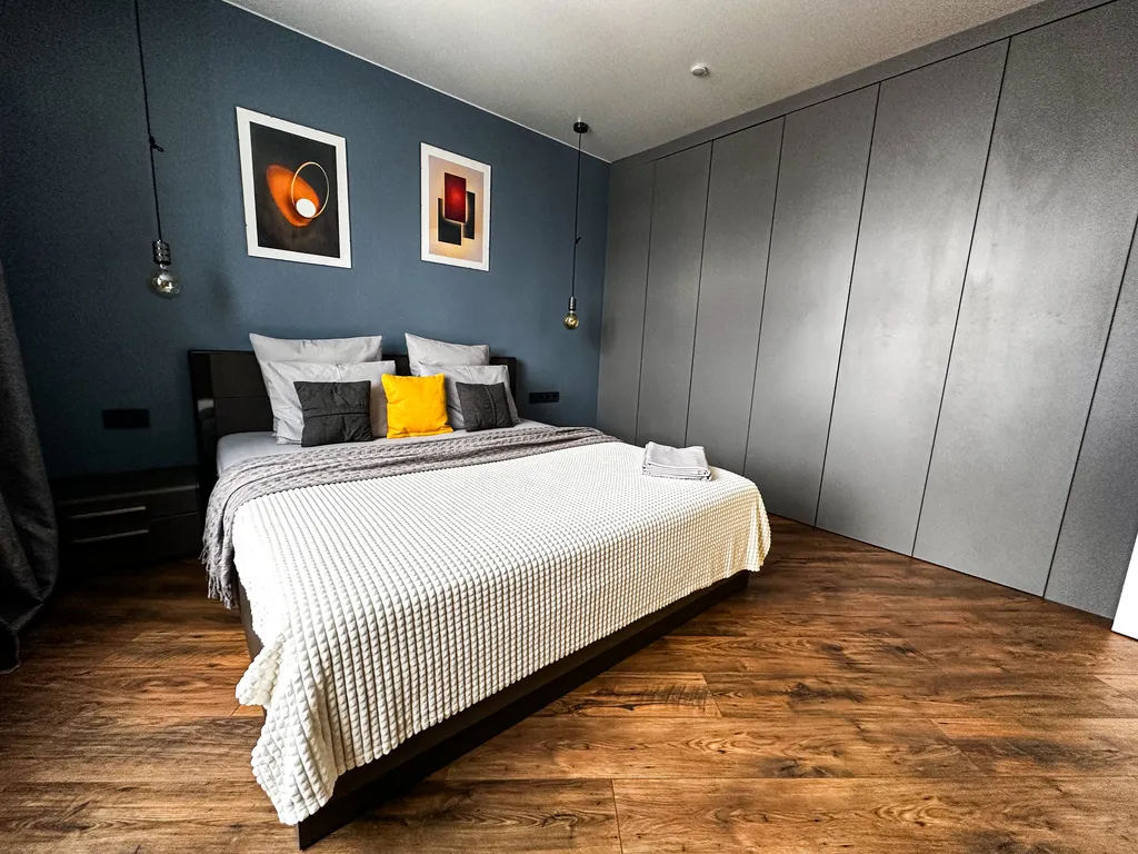 Geometry - просторная квартира с панорамным видом на реку в центре