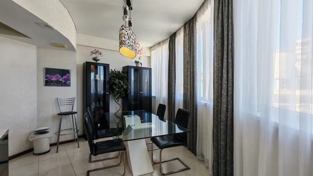 Уютная трёшка в центре у моря