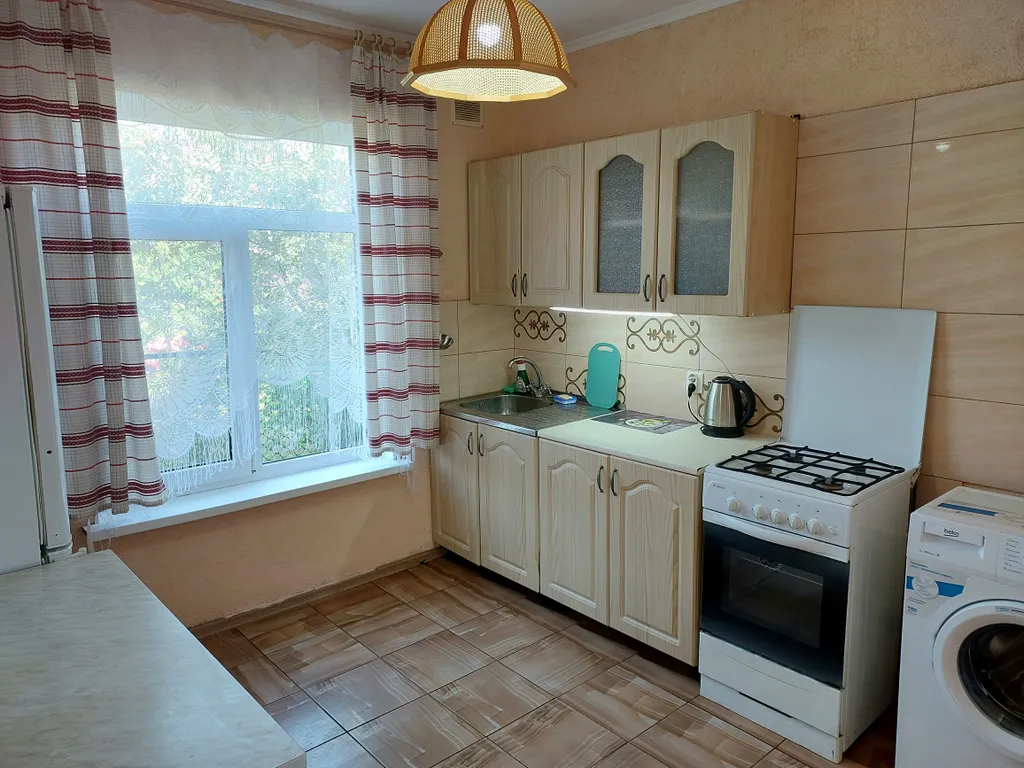 Уютный дом с видом на сад