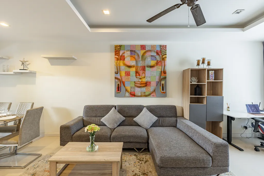 Awesome 3bd Townhouse with a patio