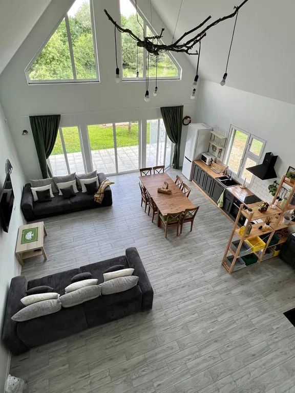 Красивый теплый дом с баней в тихой деревне