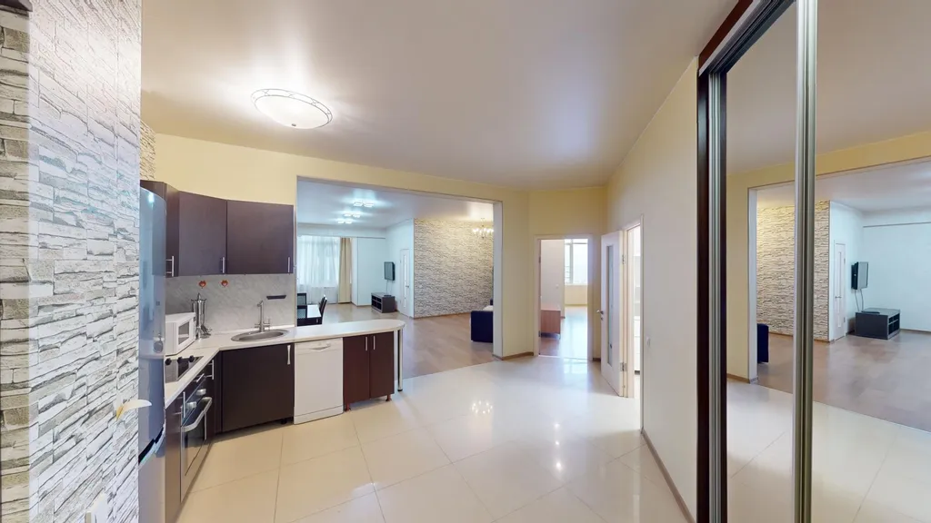 Уютная просторная квартира с видом на морпорт