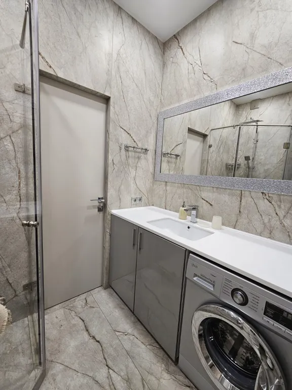 Квартира с видом на море и дизайнерским ремонтом в ЖК Метрополь