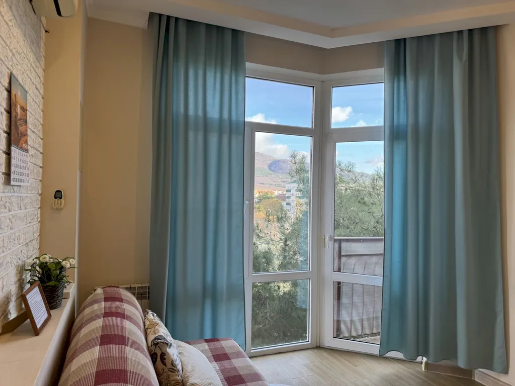 Квартира 1-комнатная квартира, 12 минут до центрального пляжа, балкон вид на горы — Геленджик