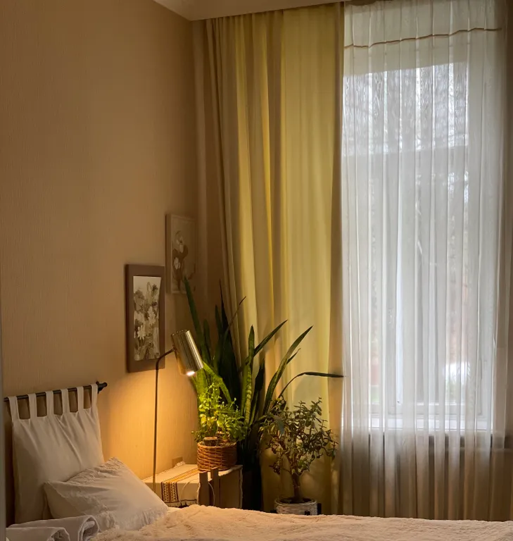 Старинный дом с двориком в центре