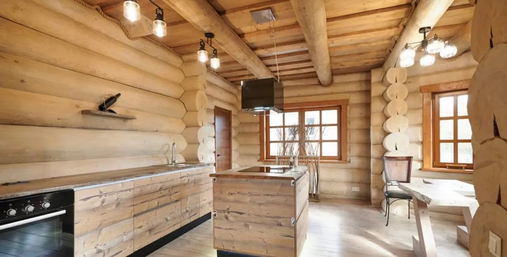 Деревянный коттедж из рубленого соснового бревна