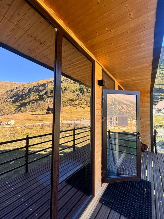 Новый домик с шикарным видом в Тегенекли