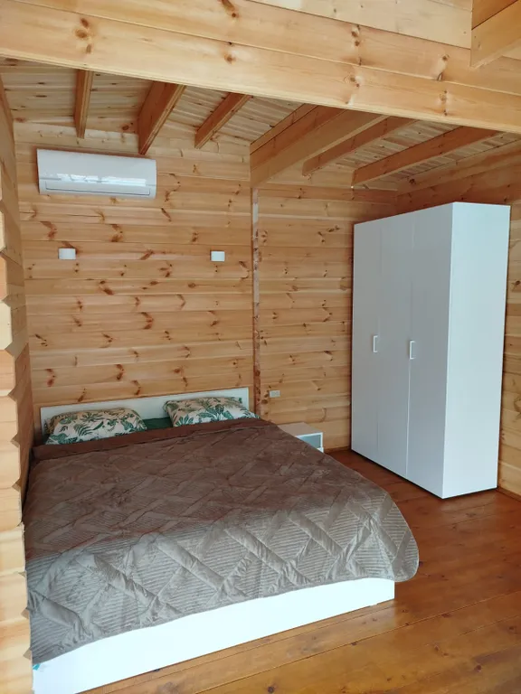 Коттедж Эко-домик трёхместный — Гагра