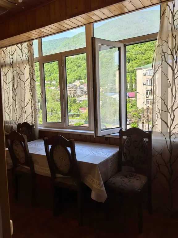 Трехкомнатная квартира с видом на горы