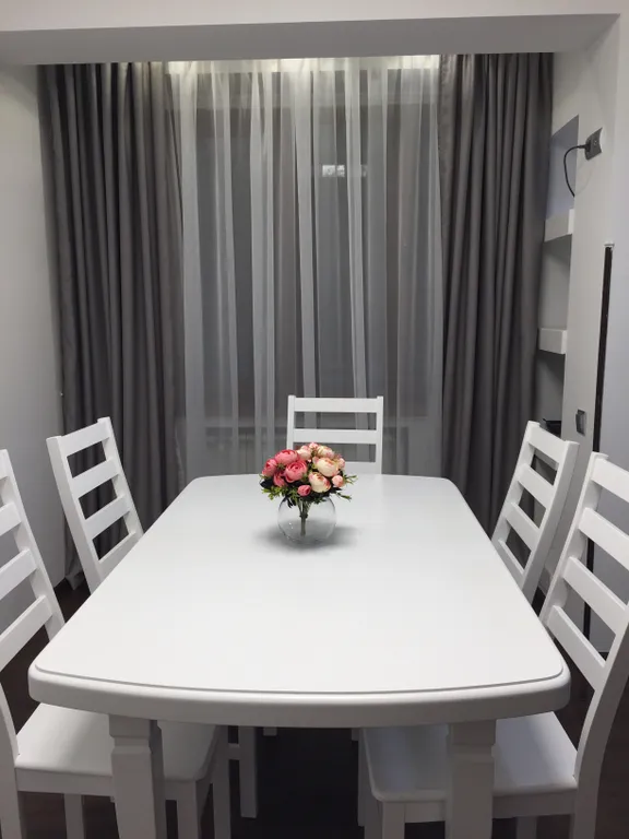 Уютная 3-х комнатная квартира у фонтана в центре Алматы